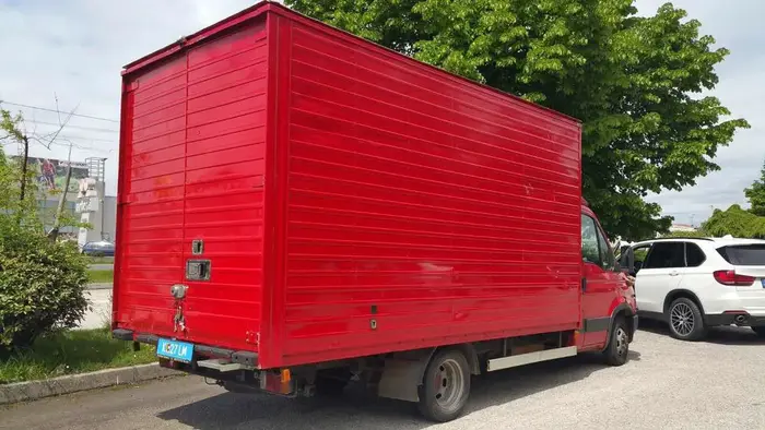 Премахване на упорити строителни замърсявания